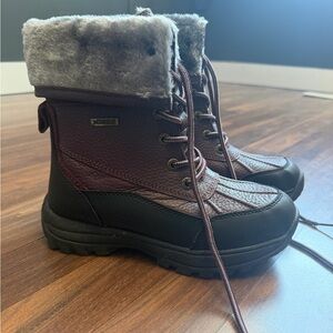 NOT AVAIL PLS DONT PURCHASE
Weatherproof Women's Winter Boots - Black and Brown